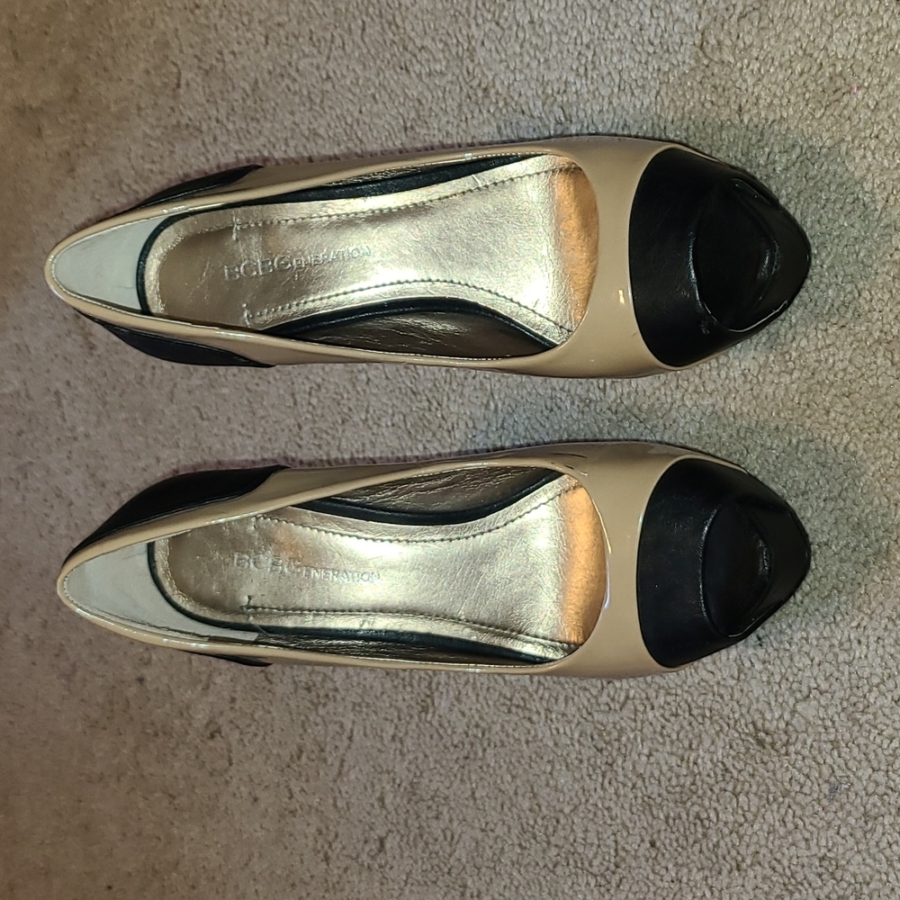 BCBGeneration tan black platform peeptoe high stilettos heels shoes 6
